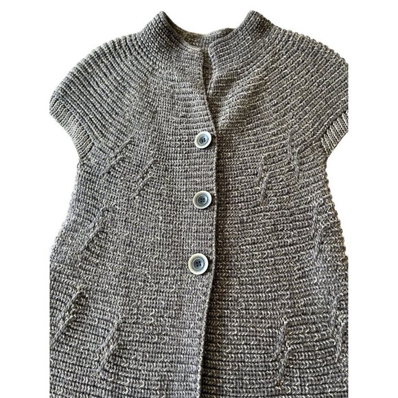 Adorable Boho Knit Sweater Vest with Big Buttons M - Picture 7 of 12